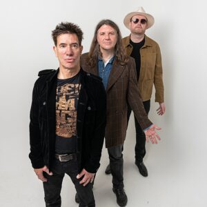 The Magic Es - Junkyard Toybox | Songlens Music Magazine
